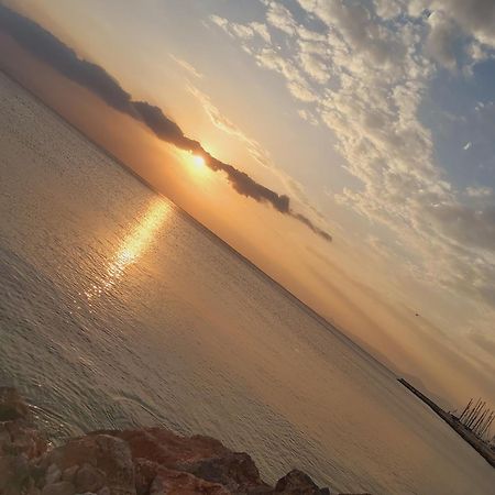 Love Travel Athens Apartments Bagian luar foto
