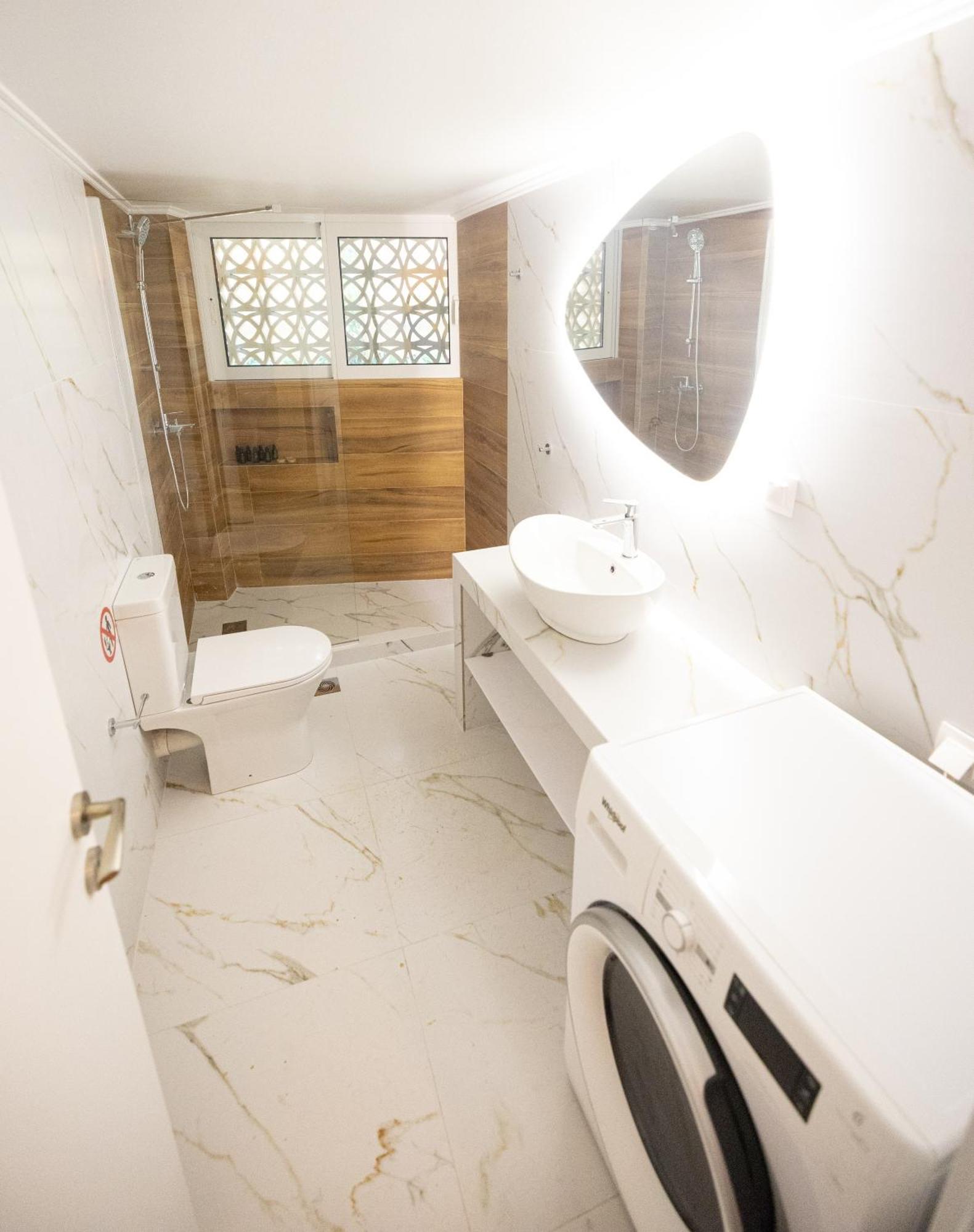 Love Travel Athens Apartments Bagian luar foto