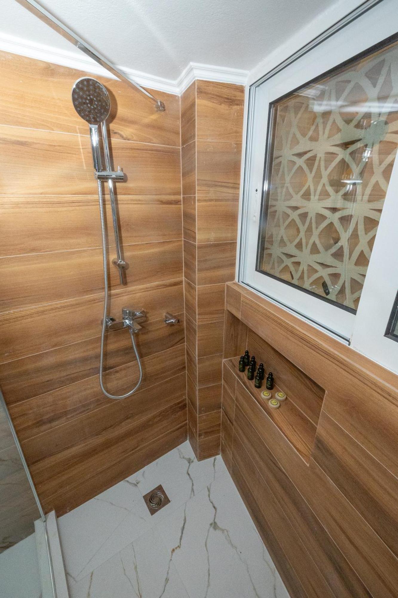 Love Travel Athens Apartments Bagian luar foto