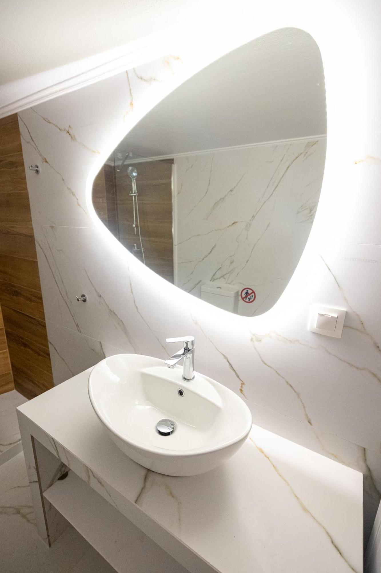 Love Travel Athens Apartments Bagian luar foto